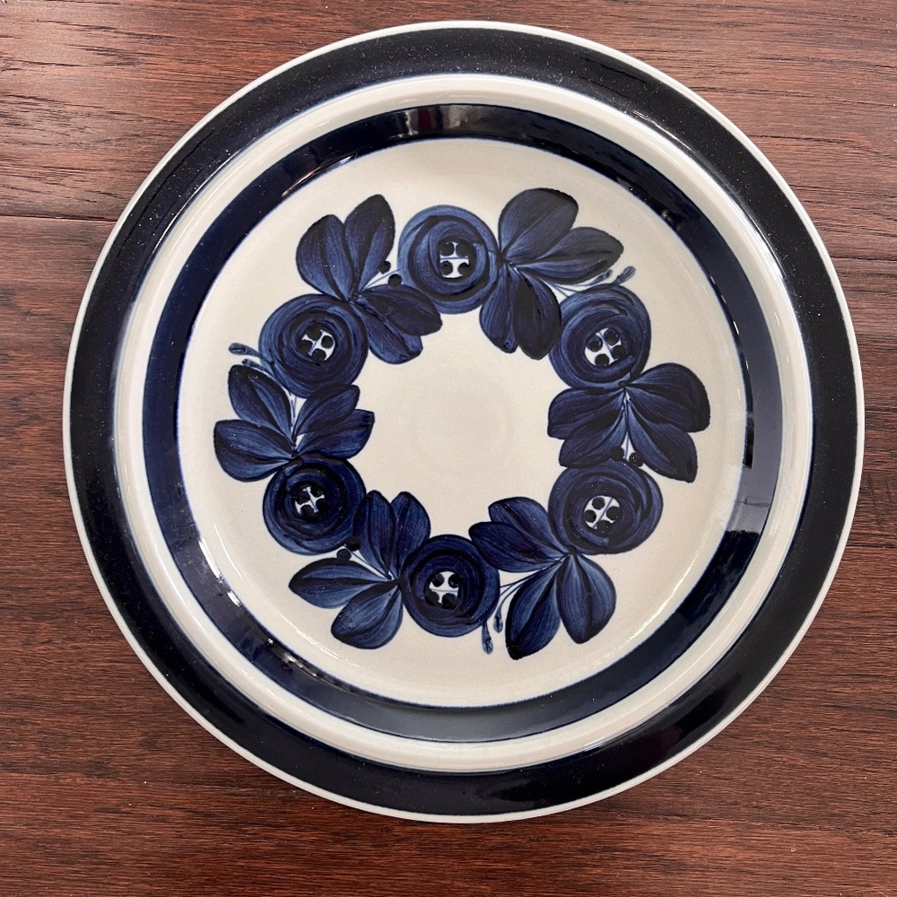Arabia Finland Anemone Blue Chop Plate or Serving Platter 13"